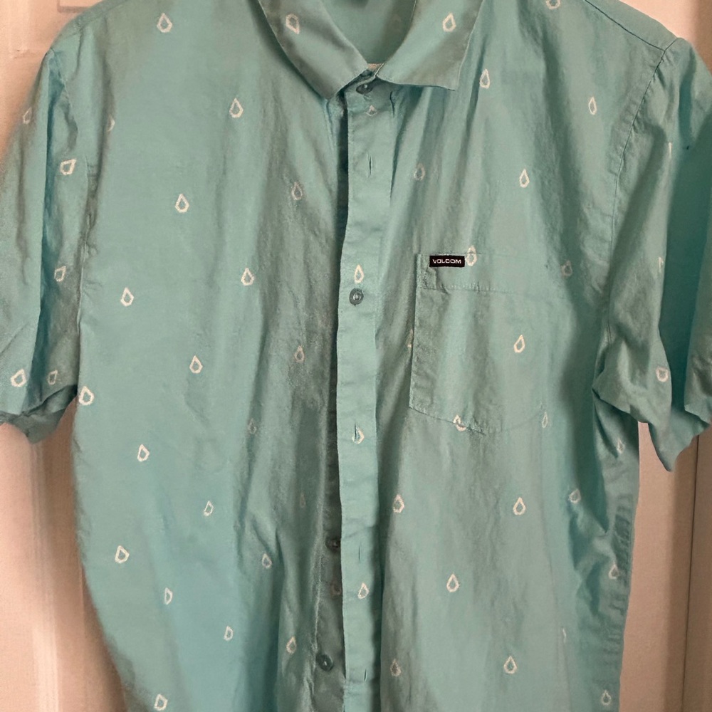 Volcom blue men’s shirt